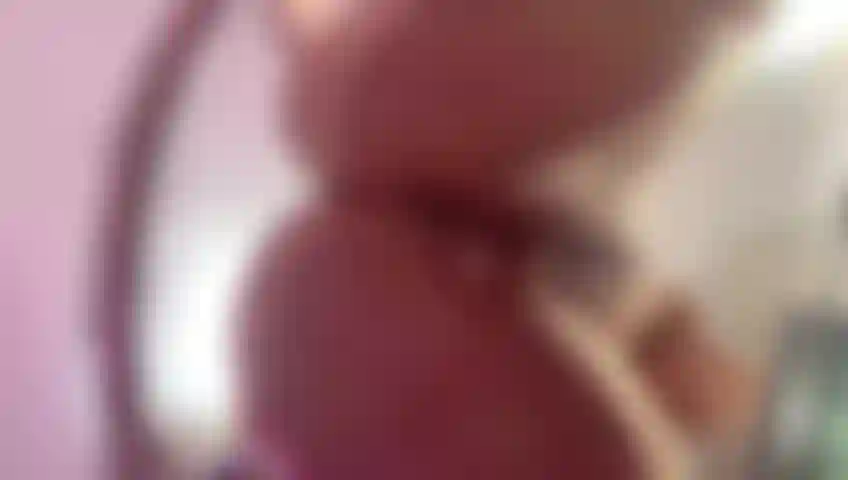 Je vais m'asseoir sur ton visage et te gicler dessus.