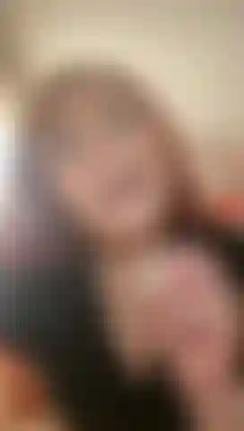 Un cul rond et un petit string, qui tremble.