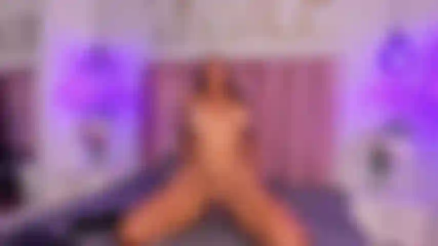 Je suis tellement mouillée ! J'ai besoin de sperme !