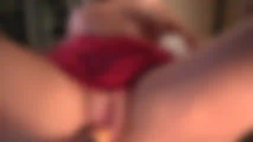 Une salope bronzée avec de grosses lèvres de chatte missionnaire, osez jouir en moins de 40 secondes ! C'est garanti !