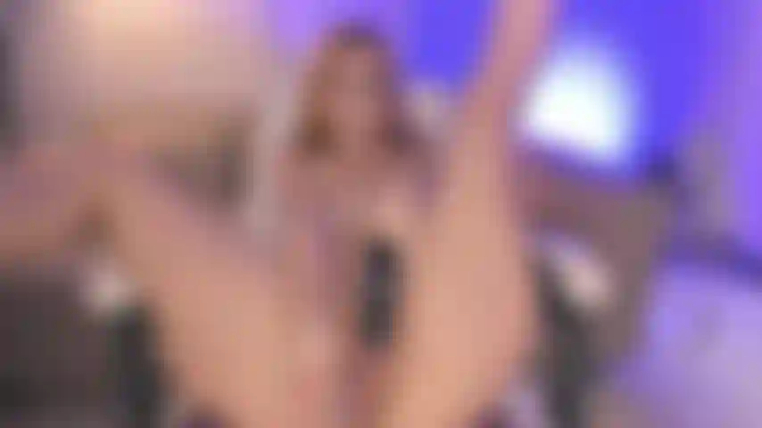 FUCK PUSSY WITH DILDO AND DOMI