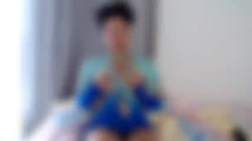 Viens payer avec mes seins papa.