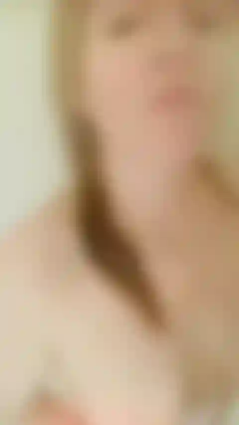 C'est l'heure de la douche, regardez-moi me laver les cheveux et me savonner les seins ! Trim.874 Fa73d-4863-4181-862c-f8d377d5efe4.