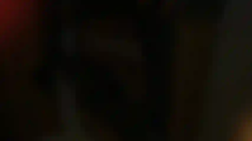 J'aime me sentir coquine, regarde mes gros seins.