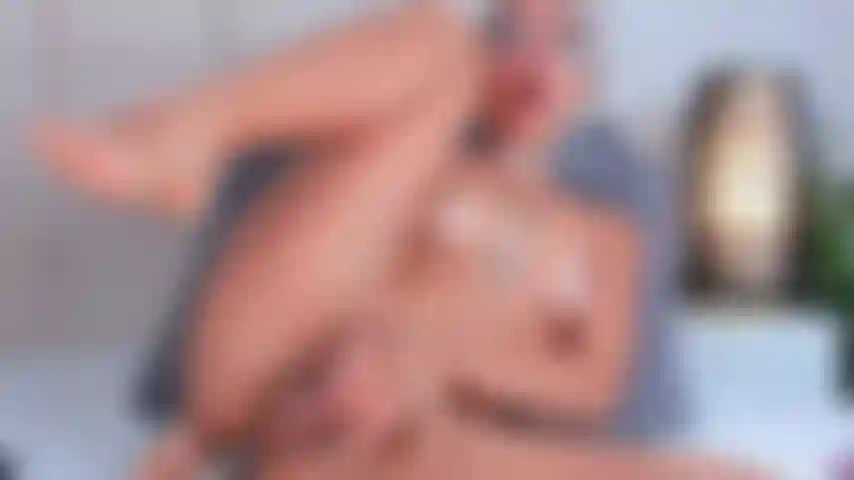 Masturbacion DP me meto mis 2 dildos más grandes, uno en el culo y otro en mi pussy