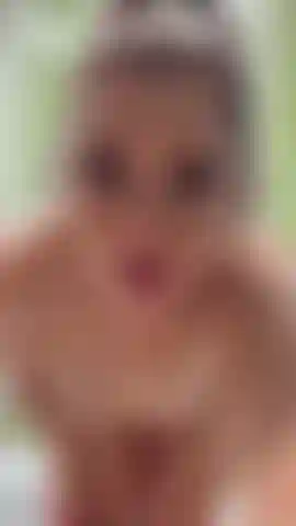 Je te taquine sous la douche partie 1.