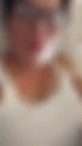 Watch me fit these strawberries in my ass