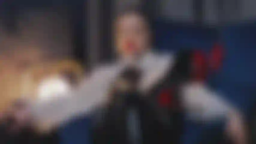 Une patronne qui vous humilie pour devenir son chiot le plus fou.