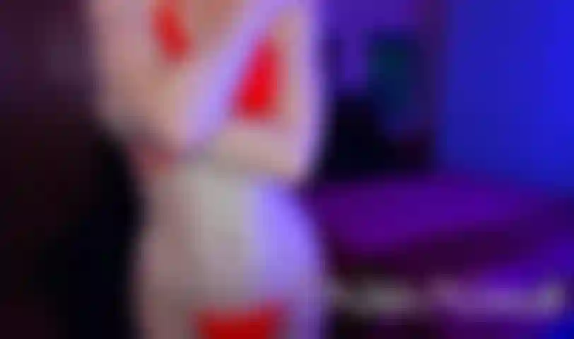 Bikini taquine et nargue / domination financière.