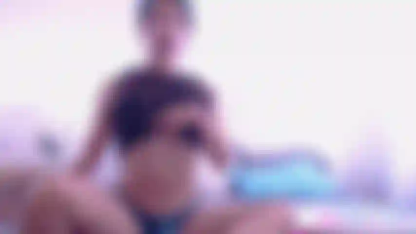 Joi courte allumeuse.