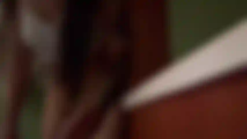 Je deviens excitée avant de prendre une douche et j'ai envie de sentir une grosse bite 😈.
