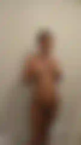 Viens jouer avec moi sous la douche.