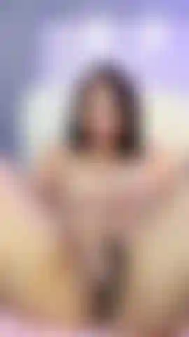 rub my clit dear, i want cum