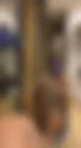 Je baise ma douce chatte devant le miroir.