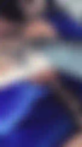 2022 Tittease pussyplay moi sur le dessus.