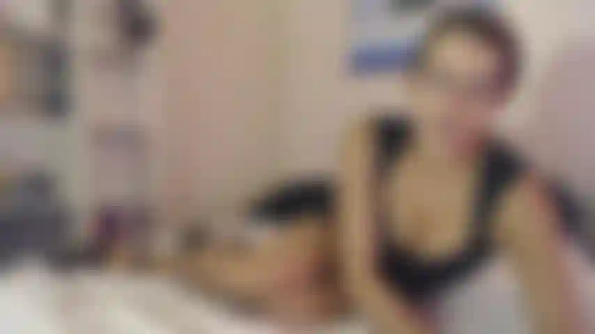 ' Contes d'une nuit norty' 15 minutes de spectacle et de récit .... Du rendez-vous de la nuit précédente qui est devenu vraiment norty ... Écoutez à quel point j'ai apprécié le rendez-vous qui se transforme en un trio avec son colocataire mettant sa "grosse bite noire dans ma chatte".