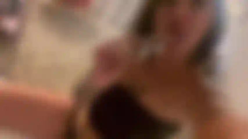 Coquine nova pipe tease.