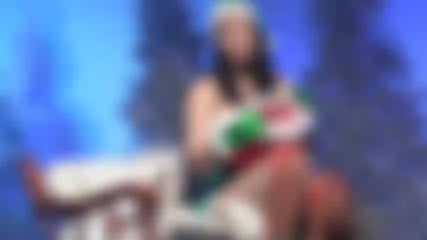 Une elfe de noël coquine.