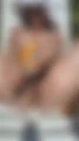 oiling my pussy in the sun