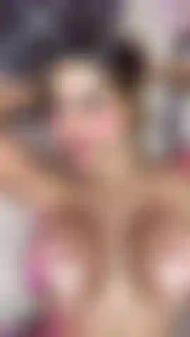 Tu aimes les gros seins pleins d'huile qui rebondissent sur ton visage ?