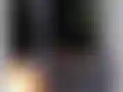 J'espionne la femme chaude de votre ami - masturbation voyeur. Tu la regardes à travers la porte de la chambre entrouverte. Me lotionne les jambes, je regarde du porno, je me frotte la chatte et je frotte l'oreiller jusqu'à ce qu'elle jouisse.