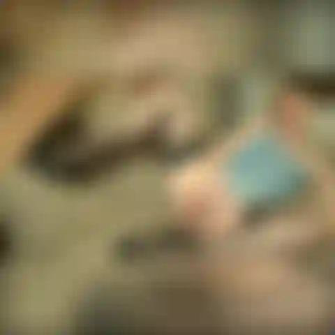 Je joue avec ma chatte avec des talons.