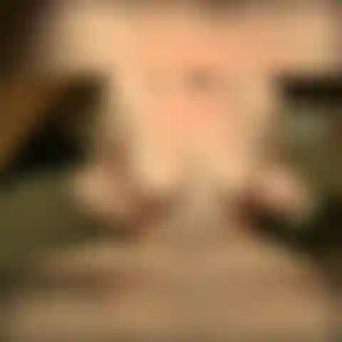 Je joue avec la chatte et le cul.