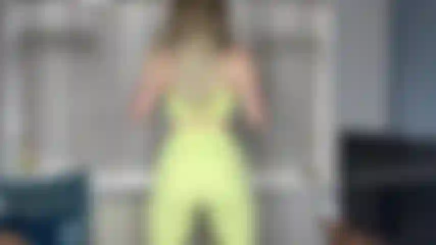 Monitrice de gym joi.