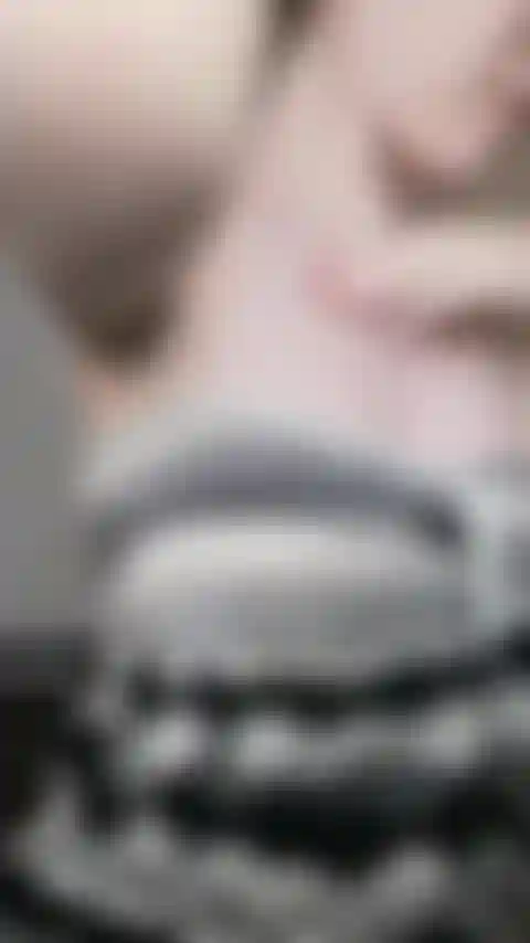 Rasant mes aisselles poilues.