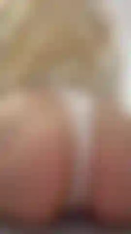 SHAKING BOOTY  close up