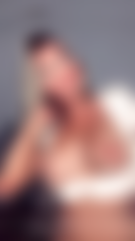 Hot Photos & Naughty Dildo Sucking Video