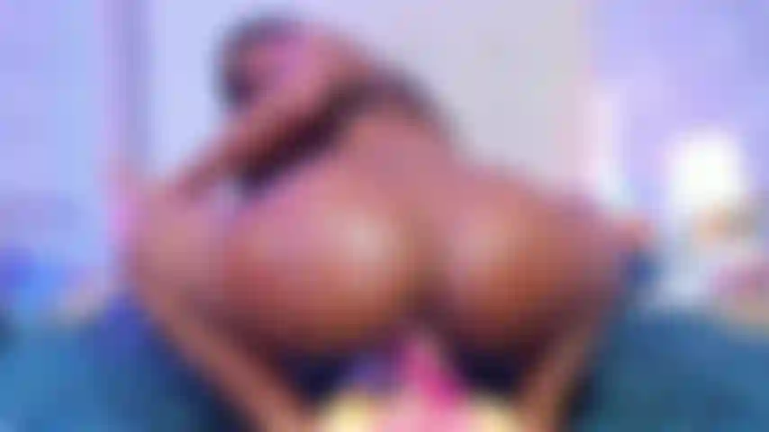 Je m'accroupis sur ta bite.