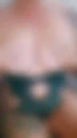 Having a play with my tits 😝