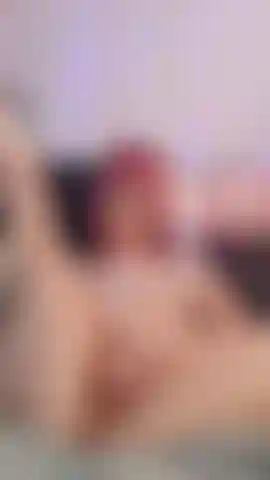 Je me doigte jusqu'à ce que je gicle.