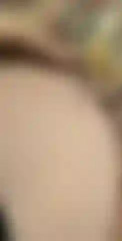 C'est le fantasme de femme enceinte cochonne sur lequel tu te branles et c'est tout à fait réel, regarde comme je suis mûre et prête, chaque courbe qui ressort, trempée rien que pour toi. Regarde-moi te montrer exactement à quel point je suis grosse et bien remplie déverrouille pour voir toute la putain de chose 😏.