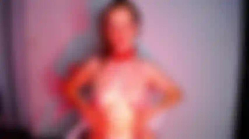 J'aime le sexe grossier, attacher mes seins.