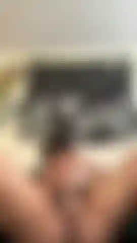 Je ne peux pas m'empêcher de baiser cette chatte crémeuse avec mon gode. J'ai pensé à prendre ta bite toute la journée.