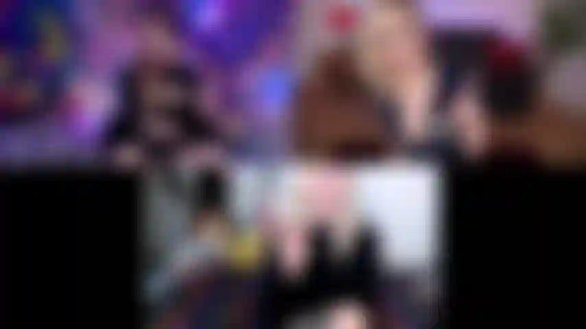 L'officier jade est avec 2 fêtardes rebelles !