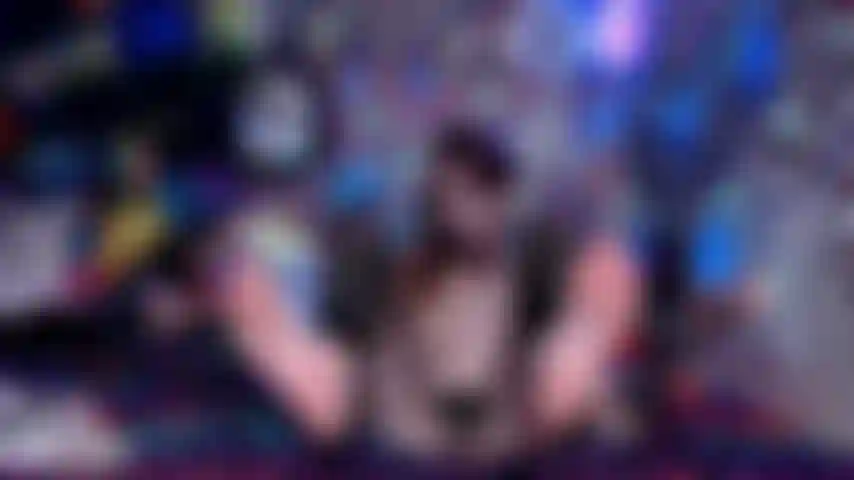 L'adoration des pieds la plus extrême de foot freak.