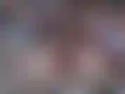 Des trous de près et béants avec un creampie de chatte humide dégoulinant.