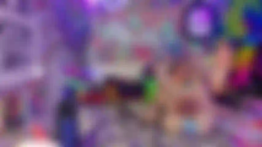 Faciale flexible + creampie chatte massive.