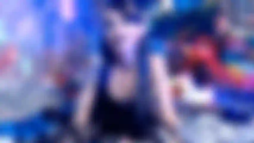 Une déesse gothique et sa castration complice.