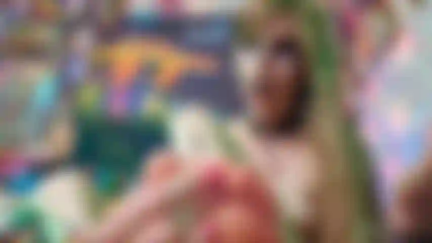 Point de vue de footbitch verrouillée : je coupe mes vilains ongles de pieds.