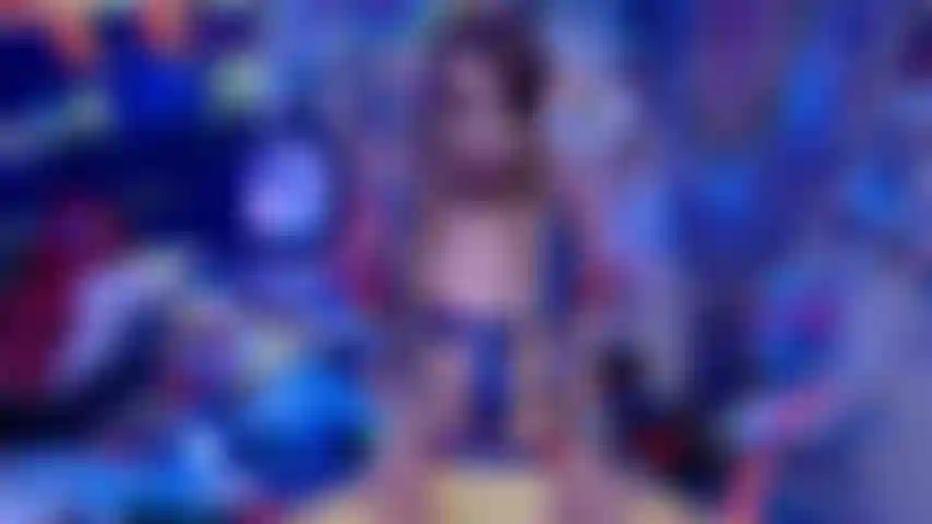 Une princesse elfique sexy sous la jupe.