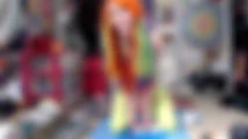 La créature la plus cruelle qui crache de la nourriture.