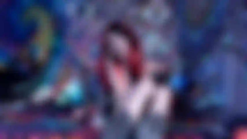 La déesse du talon la plus perverse (baise au talon + adoration).