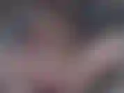 J'essaie mon nouveau jouet suceur de clitoris.