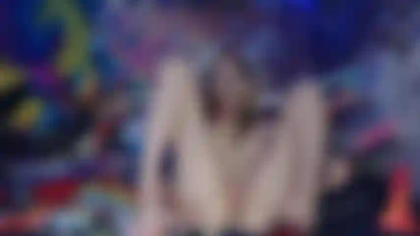 Harley quinn baise/éjacule rapidement avec un doigt.