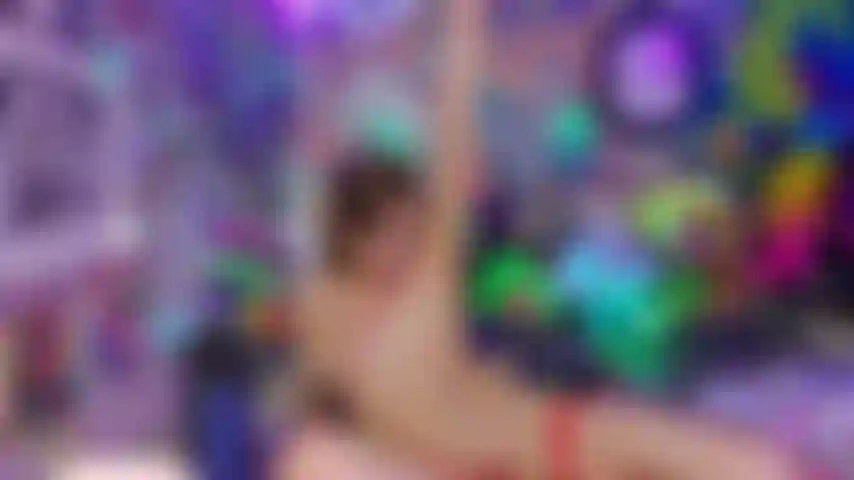 Putain d'orteil flexible + reniflement de culotte.