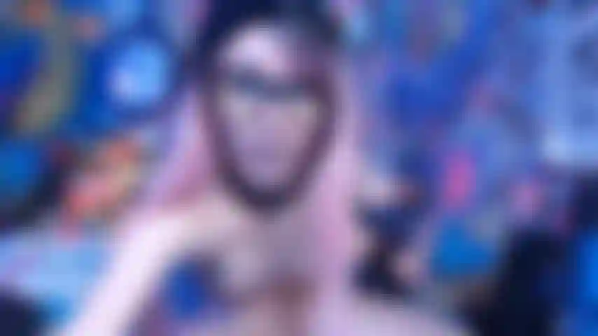 Le creampie/cum dp de goth babe sur des lunettes.